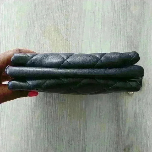 Black quited purse (missing small chain strap) EUC - Picture 5 of 7